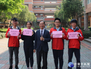 大學繁星推薦放榜，新北學子表現優異，市立林口高中錄取100人拿下全國高中前三名。（圖／教育局提供）