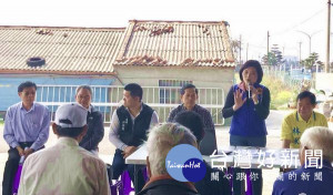 吳郭魚養殖因寒害嚴重損失，立委張麗善邀集相關單位會勘，爭取補助。（記者陳昭宗拍攝）