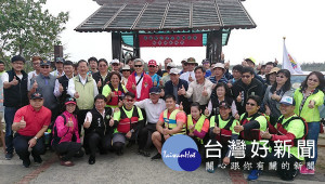 雲林縣府將於口湖椬梧滯洪池舉辦首屆龍舟競賽，縣長李進勇專程為參與舵手研習訓練的教練及學員們加油打氣。