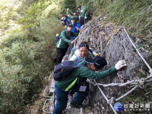 屏東大武山成年禮連辦21年不間斷　48名青年學子「轉大人」