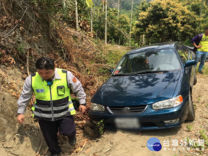 駕車掃墓受困山區。林重鎣攝