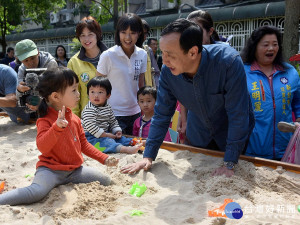 三峽龍學公園遊戲場啟用，打造適合親子共遊的專屬遊戲場，成為北大社區新亮點。（圖／記者黃村杉攝）
