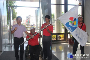 全國身心障礙國民運動會　黃健庭為選手授旗打氣