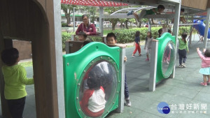 松山區首座共融遊戲場　三民公園玩法多樣