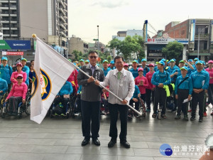 桃園市長鄭文燦出席「107年全國身心障礙國民運動會」代表隊授旗典禮。

