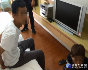 警方執行安居緝毒專案逮捕吳男假冒記者身分販毒。

