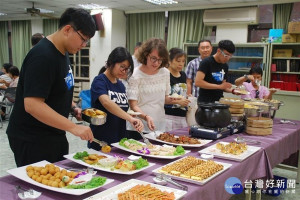 長榮大學關懷家庭餐敘。