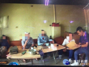 賭場藏身鐵皮屋　屏警查獲賭客4人