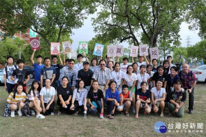 長榮大學打造蘭花生態廊道，期待花香飄盪整個校園。