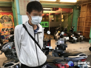 見機車鑰匙沒拔起盜心　警調監視器逮人