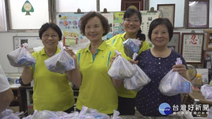 南湖里慶端午　千顆肉粽分送里民