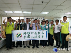 民進黨彰化縣黨部主委邱建富，公布鄉鎮市長參選人名單，力拼五合一勝選。圖／記者鄧富珍攝