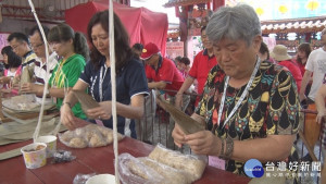 清江里歡慶端陽　婆媽包粽比賽樂趣多