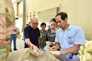 緬甸駐台辦事處代表妙鄧今來訪桃園參觀大賀良質米農場、源鮮智慧農場以及桃園國際機場