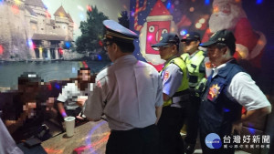 暑期青春專案啟動　枋寮警長帶隊查察