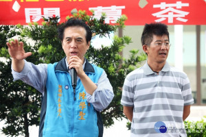 失智症社區服務據點「幸福認知小站」舉行開幕式，國民黨市長參選人陳學聖也到場參加開幕典禮。

