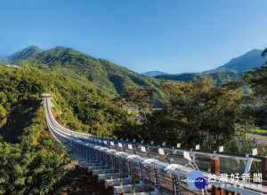 屏東山川琉璃吊橋　7/19起平日延長開放至下午17時（圖／屏東縣政府提供）