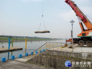 台北市工務局水利處表示，颱風來襲前，該單位已對於地勢較低漥地點將預布抽水機，辦理緊急抽排水作業，並委外辦理各項搶修搶險工作。（圖／台北市工務局水利工程處）