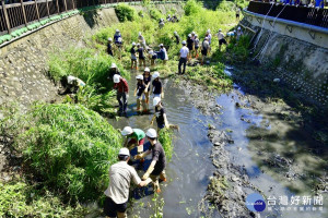 守護黎明溝生態　中市府與黎明國中合辦河川復育研習