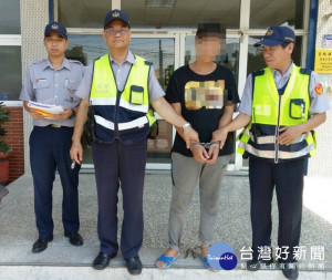 北港警方執行青春專案威力掃蕩，提高夜間見警率，陸續查獲酒駕、通緝犯及毒品等案。（記者陳昭宗拍攝）