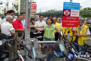 葉宜津立委邀台鐵等會勘改善停車亂象。