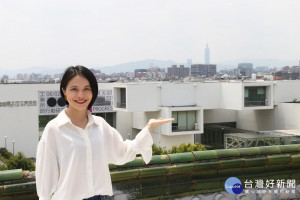 週一「臺北進行式‧藝文新能量」節目主持人成若涵