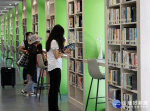 蘆洲仁愛智慧圖書館也是新北市首座建置於停車場內的圖書館。（圖／市圖提供）