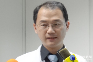 精神科公益演講會後主講者主治醫師張志誠。
