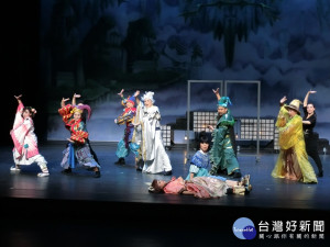 風神寶寶兒童劇團以歌仔戲元素融入現代兒童戲劇，在台中歌劇院演出《明星節度使》打造東方親子劇場。