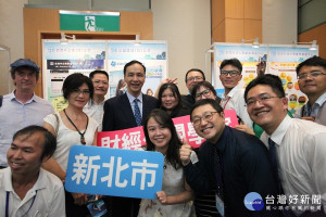 將在地產品透過品牌及電商行銷國際，推動成效顯著。（圖／經發局提供）