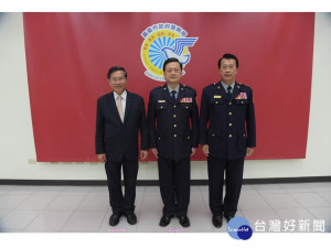 嘉義市政府警察局14名警官陞職 市長涂醒哲親臨授階