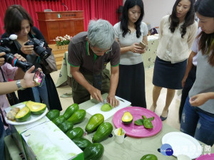 幸福果行銷活動推廣 竹崎鄉農會邀您一起品嚐酪梨