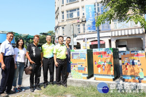 宜蘭火車站前的電箱變美了。（圖／宜蘭市公所提供）