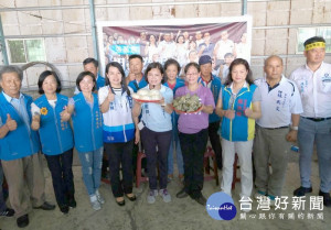 斗六市長謝淑亞、雲林縣前副縣長張清良、國民黨雲林縣黨部主委許宇甄等力挺張麗善，座談會中與鄉親博感情。