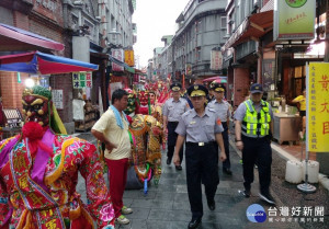 大溪分局長陳百祿在繞境期間不斷在繞境沿線巡視，減少事故發生，堪稱是歷年來最成功的一次繞境活動。
