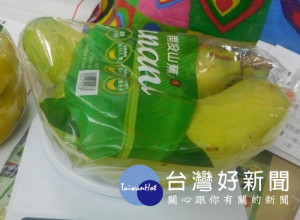 台北市衛生局執行市售中元祭祀食品專案抽驗計畫，頂好超市寶興店販賣的「南投山蕉」被檢出殺菌劑超標。（圖／台北市衛生局）