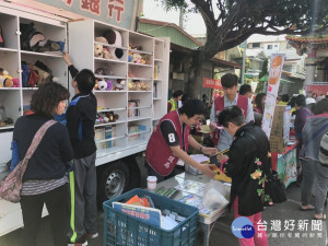 台中市環保局的環保噗噗車18日將巡迴沙鹿區鹿寮福安黃昏市場，進行二手物流交換活動。（圖/台中市政府）