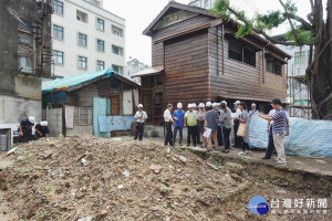 百年歷史東門派出所修復 涂市長勘查施工進度