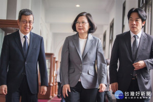 堅守「中華民國台灣」底線　小英：中國打壓台灣企圖影響選舉（圖／翻攝蔡英文臉書）