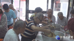 銀髮族一起來！　試院里運動.共餐好健康