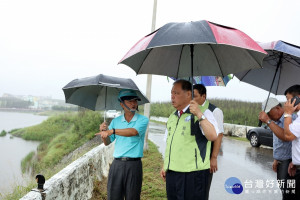 關心水情　陳光復視察東衛水庫