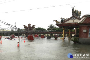 雨災，台南部份地區中元普度延期。(圖/記者黃芳祿攝) 