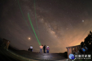 小笠原銀河星空講解（圖／嘉義林區管理處提供）