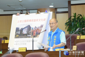 市議員蘇家明在總質詢表示，為體恤員警辛勞，建議向中央反映調高勤務加給。(圖／桃園市議會提供)