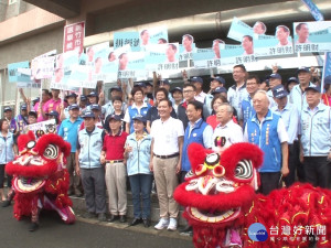 爭取服務市民機會 許明財完成參選登記