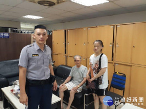 失智老翁忘記回家路　熱心警利用敬老悠遊卡協助返家