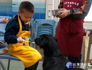 板橋動物之家每星期一上午舉辦「動保小小兵」體驗活動。（圖／動保處提供）