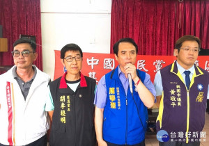 國民黨桃園市長候選人陳學聖出席大溪區、平鎮區固本會報，呼籲支持群眾團結。