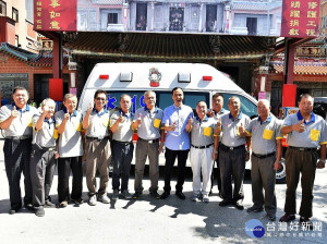 朱立倫市長出席淡水福佑宮捐贈新北市消防局「媽祖2號」救護車捐贈儀式。（圖／新聞局提供）