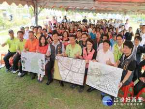 林佳龍視察霧峰生態公園。林重鎣攝  